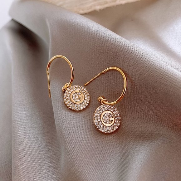 Passion Chic Rhinestones Mini Letter G Round Plate Drop Dangle Earring - Picture 1 of 6
